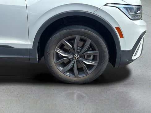 Used 2022 Volkswagen Tiguan SE FWD image 9