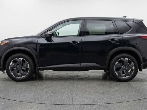 Used 2025 Nissan Rogue SV image 5