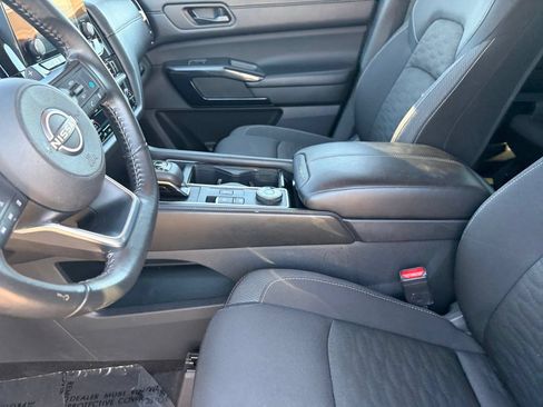 Certified 2025 Nissan Pathfinder SV AWD/4WD image 19