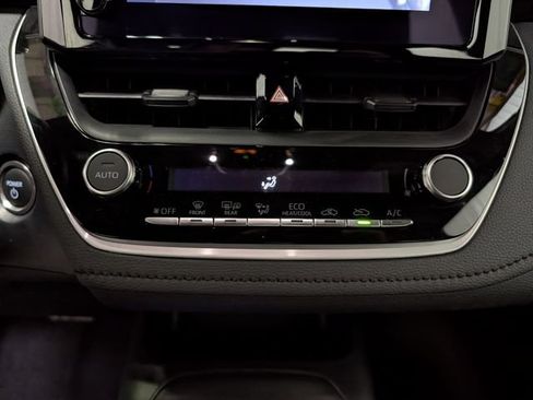 Used 2025 Toyota Corolla SE FWD image 21