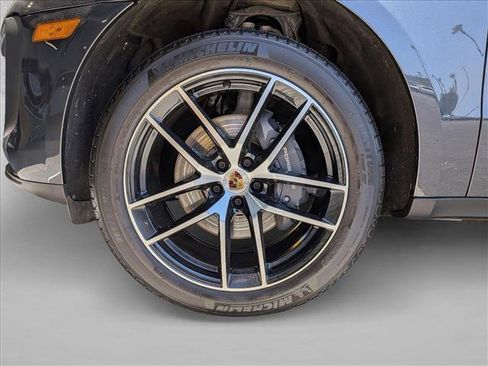 Used 2023 Porsche Macan AWD/4WD image 25