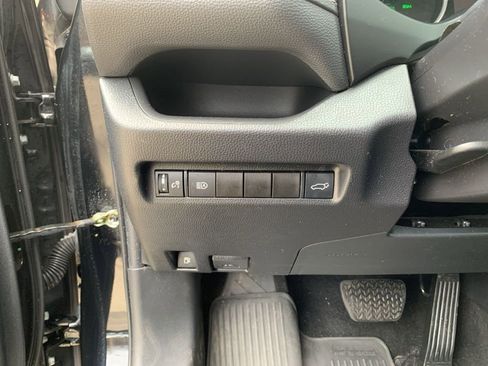 Used 2022 Toyota RAV4 XLE image 28