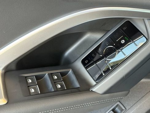 Certified 2025 Audi Q5 Premium AWD/4WD image 15