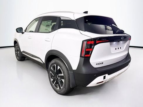 New 2026 Nissan Kicks SV image 7