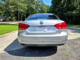 Used 2014 Volkswagen Passat TDI SEL Premium image 3
