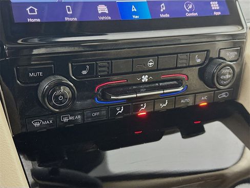 Used 2021 Jeep Grand Cherokee L Limited image 18