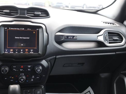 Used 2021 Jeep Renegade Latitude w/ Luxury Group II AWD/4WD image 24