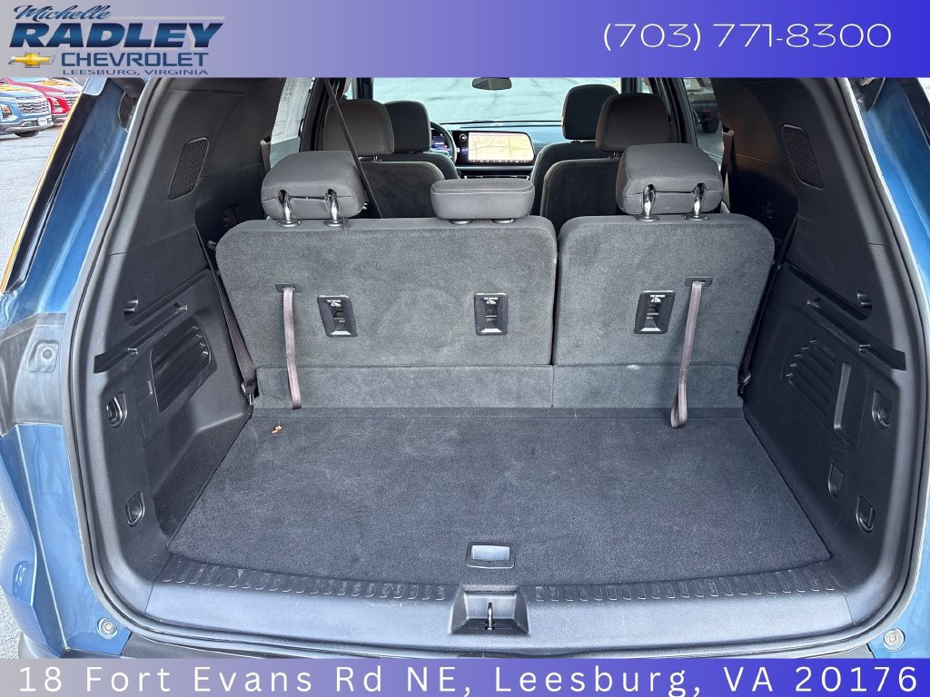 Used 2025 Chevrolet Traverse LT w/ Sun and Wheel Package AWD/4WD image 11