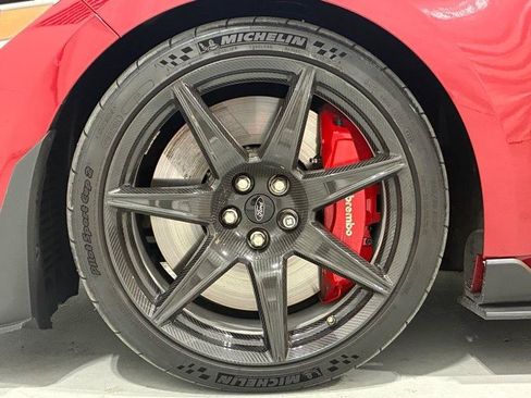 Used 2021 Ford Mustang Shelby GT500 w/ Carbon Fiber Track Pack RWD image 18