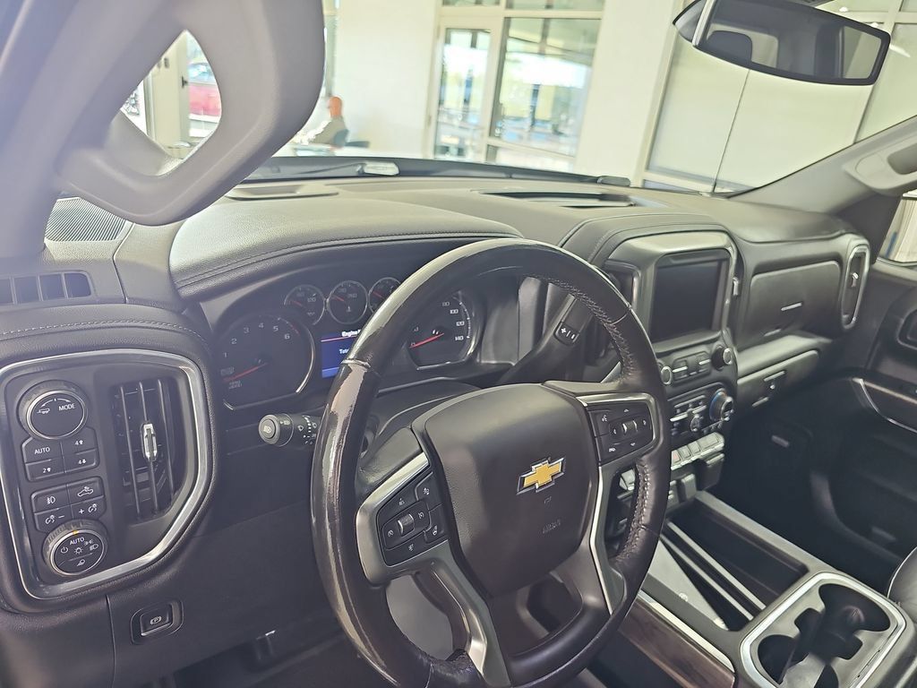 Certified 2021 Chevrolet Silverado 1500 LTZ w/ LTZ Premium Package AWD/4WD image 19