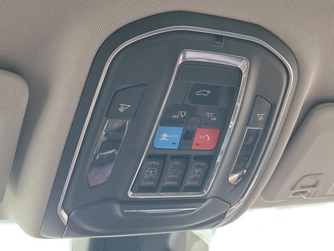 Used 2021 Jeep Grand Cherokee L Limited AWD/4WD image 25
