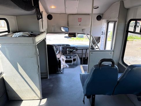 Used 2012 Ford E-450 and Econoline 450 Super Duty w/ Shuttle Bus Prep Pkg image 18