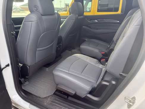 Used 2022 Buick Enclave Essence w/ Experience Buick Package image 8