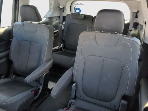 Used 2023 Jeep Grand Cherokee L Laredo w/ Luxury Tech Group I AWD/4WD image 15