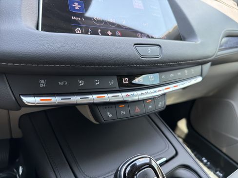Used 2023 Cadillac XT4 Luxury w/ Cold Weather Package FWD image 26