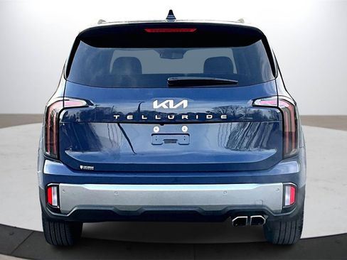 Used 2025 Kia Telluride EX w/ EX Captain's Chair Package image 7