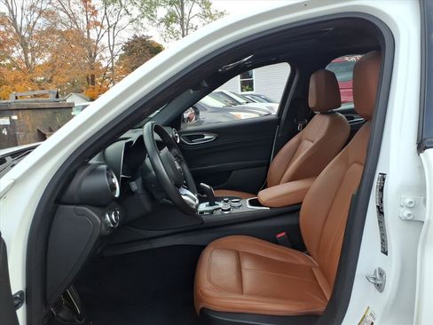 Used 2022 Alfa Romeo Giulia Ti image 20