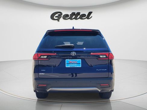 Used 2025 Toyota Grand Highlander AWD image 6
