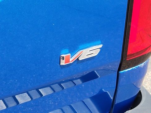 Used 2022 Chevrolet Colorado Z71 RWD image 13
