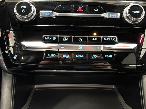 Used 2023 Ford Explorer ST-Line AWD/4WD image 8