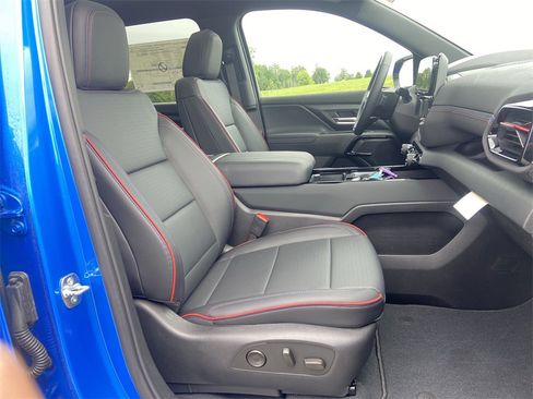 New 2025 Chevrolet Silverado EV RST image 29