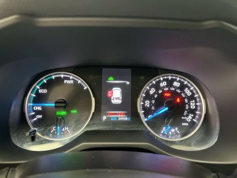 Used 2022 Toyota RAV4 XLE w/ Convenience Package AWD/4WD image 12