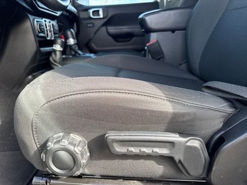 Used 2022 Jeep Wrangler Unlimited Sport w/ Sun And Sound Package image 13