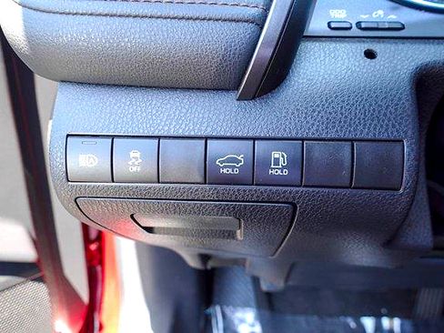 Used 2019 Toyota Camry LE FWD image 12
