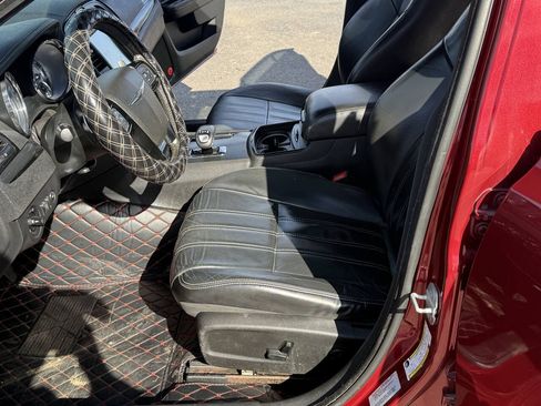 Used 2014 Chrysler 300 S RWD image 17