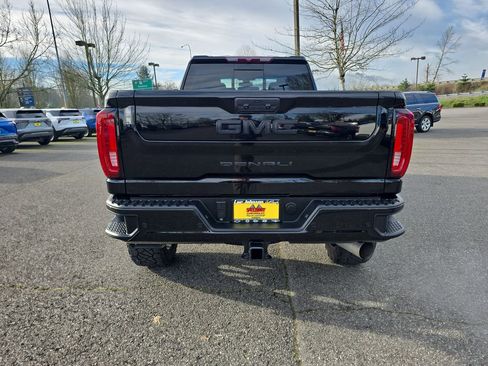 Certified 2022 GMC Sierra 3500 Denali image 5