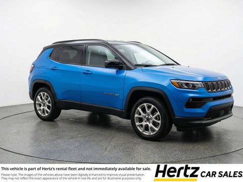 Used 2025 Jeep Compass Limited image 1