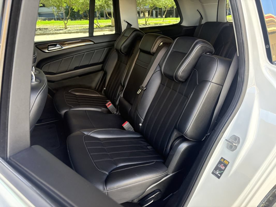 Used 2015 Mercedes-Benz GL 450 4MATIC image 24
