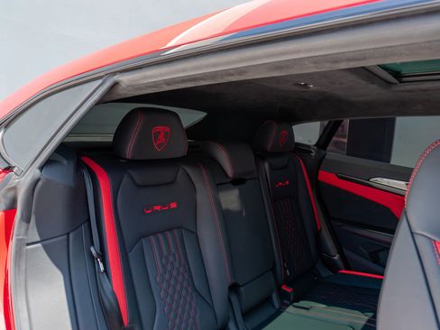 Used 2024 Lamborghini Urus S AWD/4WD image 14
