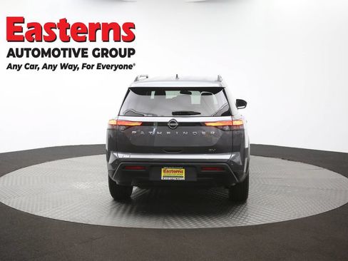 Used 2022 Nissan Pathfinder SV FWD image 37