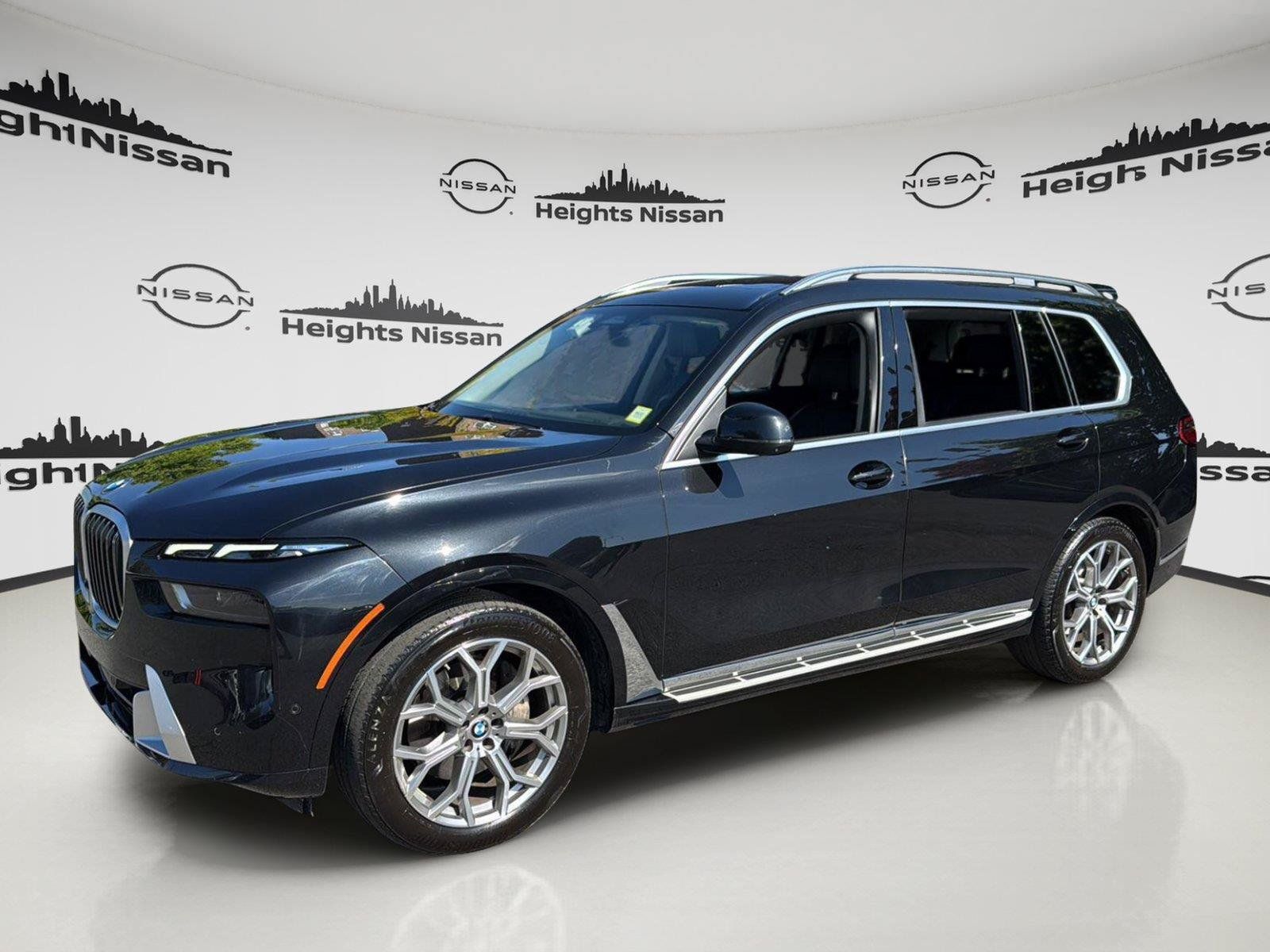 Used 2025 BMW X7 xDrive40i AWD/4WD image 2