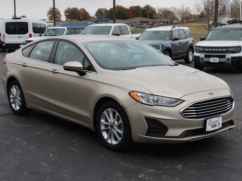 Used 2019 Ford Fusion SE image 7