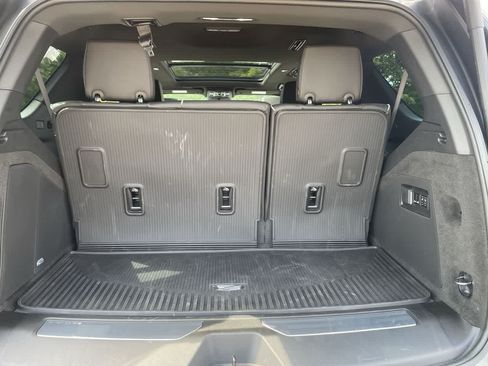 Used 2026 Cadillac Escalade Luxury w/ LPO, Floor Liner Package AWD/4WD image 17