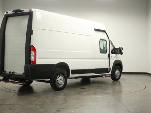 Used 2024 RAM ProMaster 3500 w/ Delivery Van Package image 8