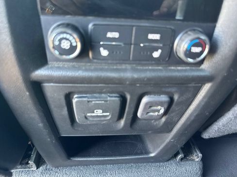Used 2023 Chevrolet Traverse Premier AWD/4WD image 17