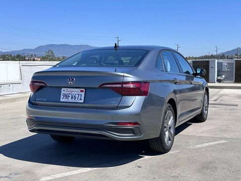 Used 2024 Volkswagen Jetta SE FWD image 32