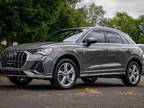 Used 2020 Audi Q3 2.0T Premium Plus w/ Premium Plus Package image 19
