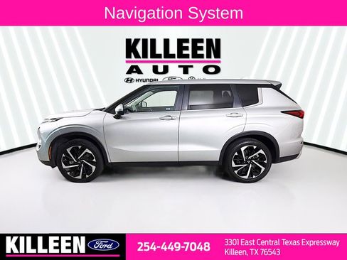 Used 2024 Mitsubishi Outlander SE Black Edition image 4