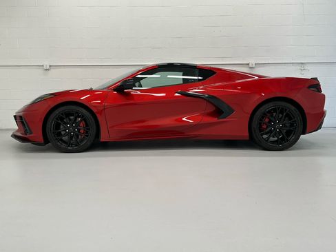 Used 2025 Chevrolet Corvette Stingray Coupe w/ Battery Protection Package RWD image 3