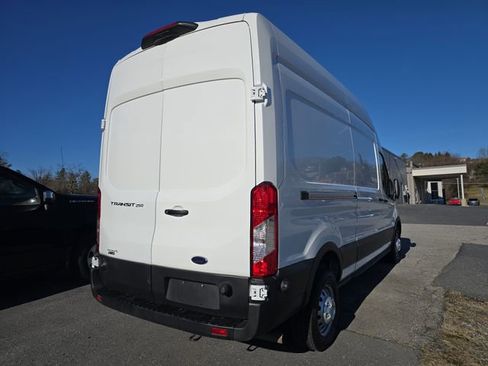 Used 2024 Ford Transit 250 148 High Roof AWD image 5