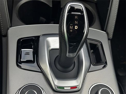 Used 2022 Alfa Romeo Stelvio Veloce image 33