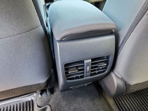 Used 2022 Toyota Corolla Cross LE w/ Moonroof Package AWD/4WD image 13