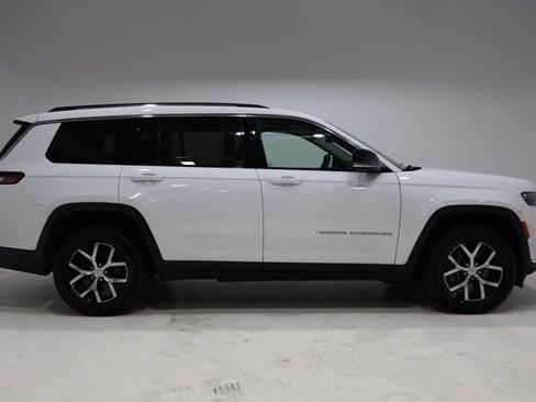 Used 2023 Jeep Grand Cherokee L Limited w/ Luxury Tech Group II AWD/4WD image 9