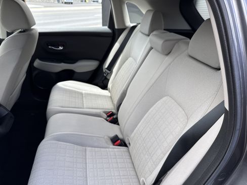 Used 2023 Honda HR-V LX image 13