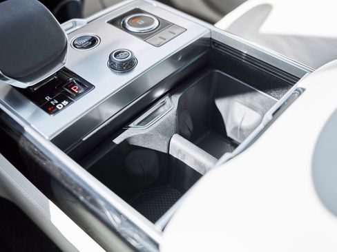 Used 2023 Land Rover Range Rover SE image 60