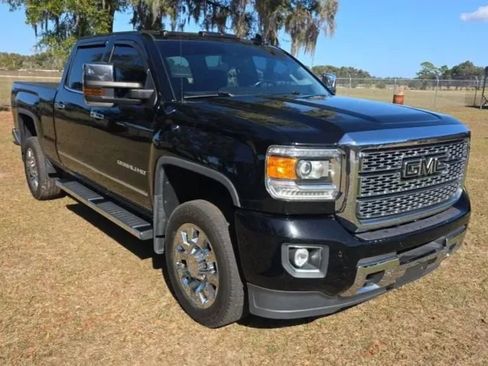 Used 2018 GMC Sierra 2500 Denali AWD/4WD image 11